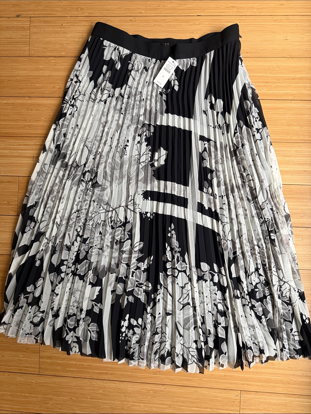 Talbots Pleated Black & White Floral Midi Skirt - Unbranded